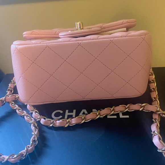 Chanel 21s pink square mini Lambskin with gold hardware - Picture 7 of 7